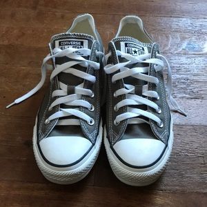 Grey lowtop converse